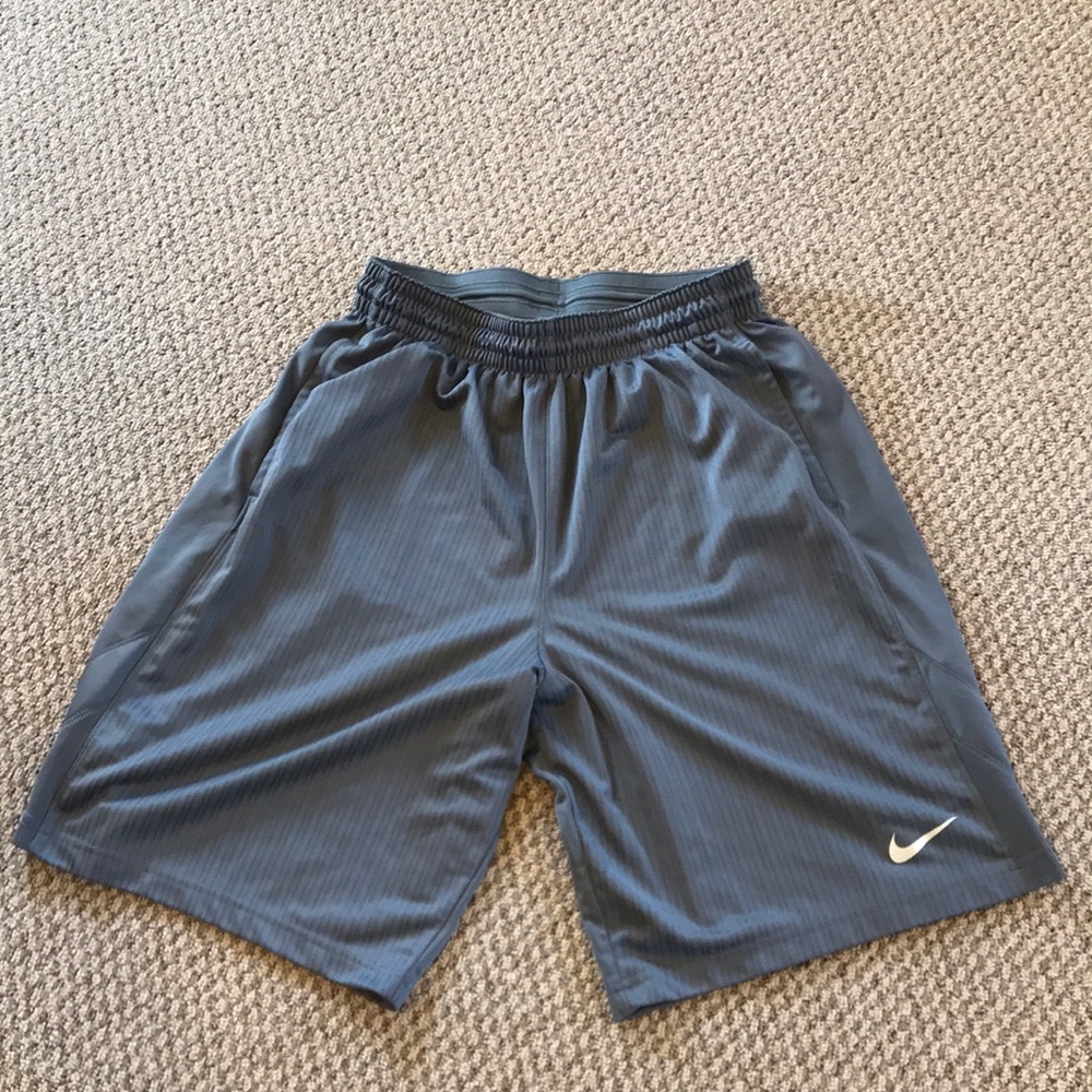 Nike Basketball Shorts (XL)